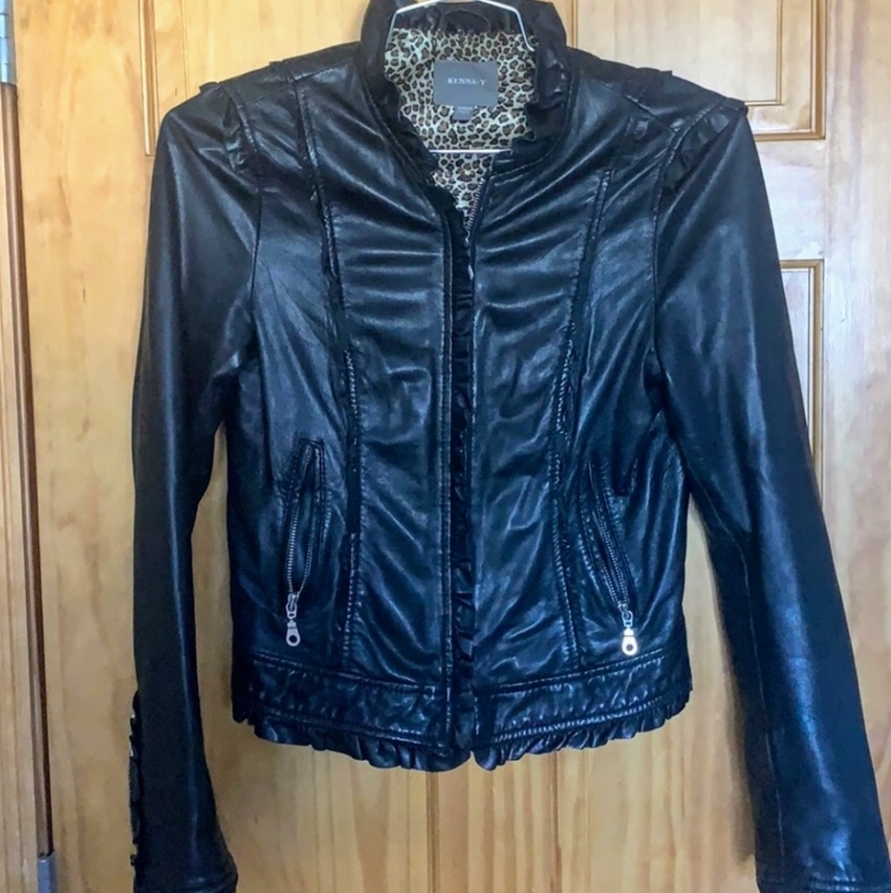 Beautiful like new Kenna T leather jacket.